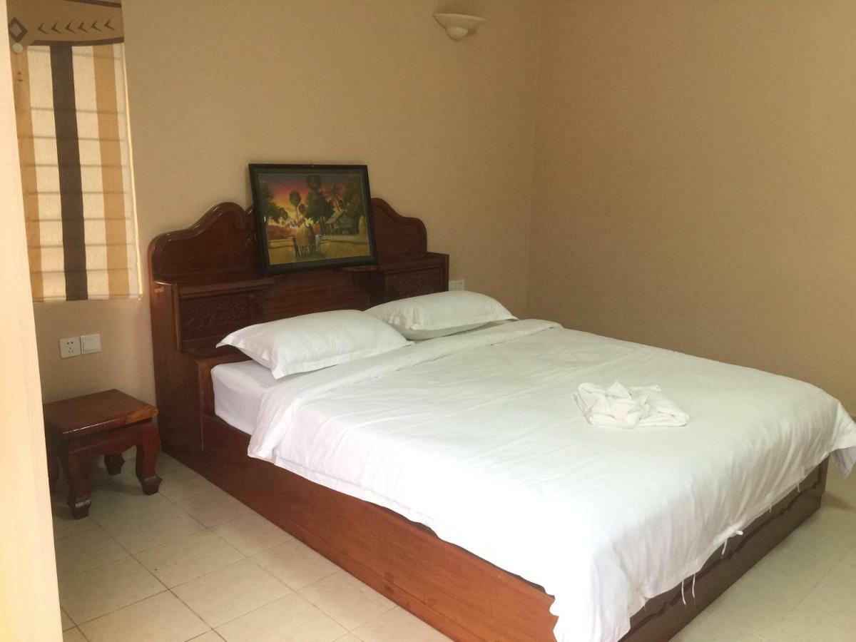 Golden Rooster Hotel Sihanoukville Exterior foto