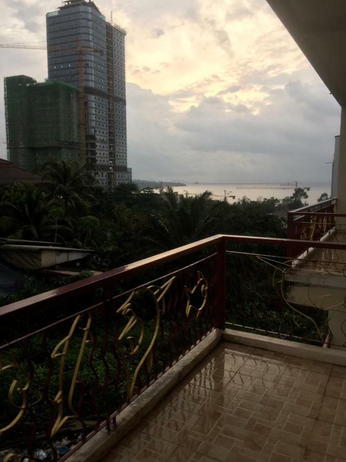 Golden Rooster Hotel Sihanoukville Exterior foto
